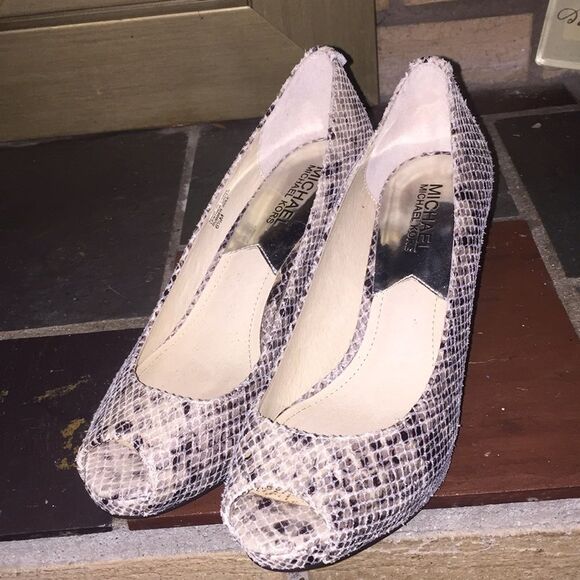 MICHAEL Michael Kors Shoes - MICHAEL Michael Kors Faux Print Peeptoe Pumps 6.5